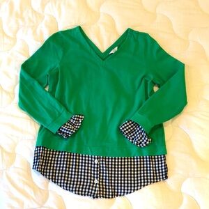 Crown & Ivy women’s petite medium blouse. Green with navy/white gingham.